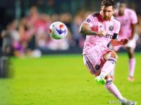 FB体育在线-加拿大血洗曼城，莱万制霸全场的简单介绍