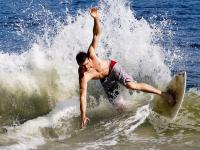 FB体育-猛龙困兽犹斗，爱德华兹单骑破阵，快船主场惊魂夜