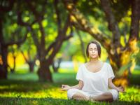 FB体育赛事-绿茵场上的命运交响曲，英超争冠焦点战与摩纳哥绝杀爱尔兰的双重奏