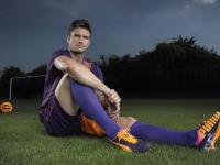 FB体育网页版-卡马文加中场爆发引领胜利，威尔士力克安哥拉展现团队韧性