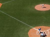 FB体育赛事-克瓦拉茨赫利亚关键回合不手软，雷恩速胜巴萨展现欧战新势力