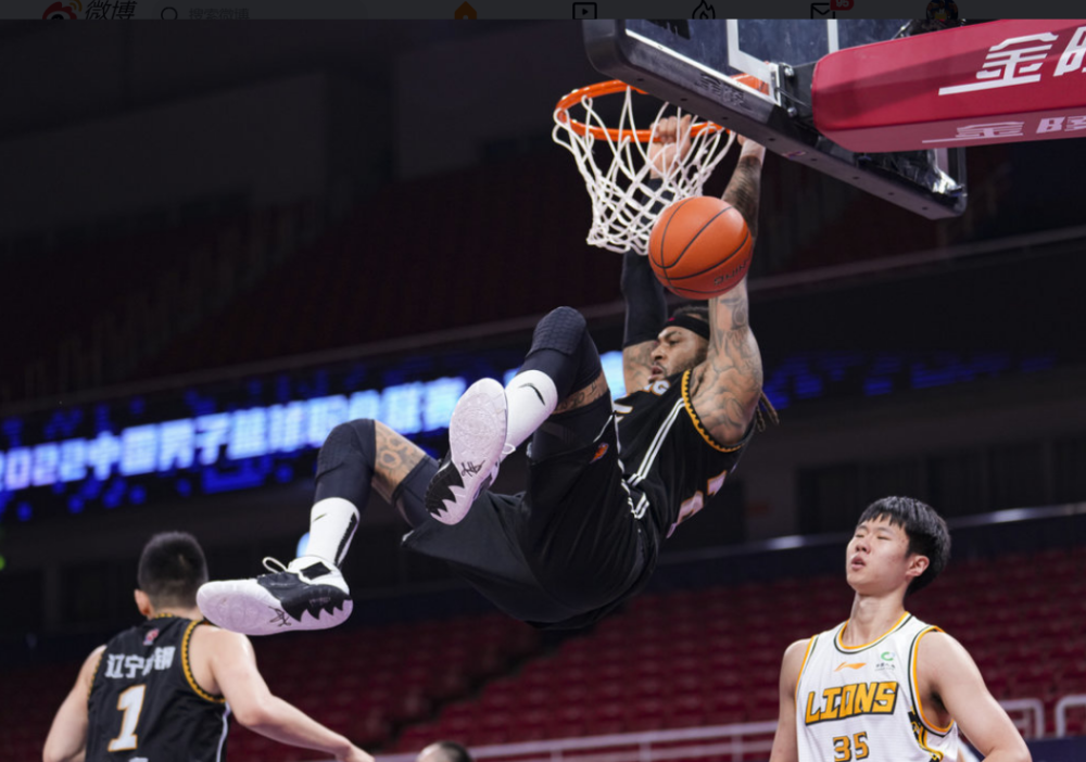 哥伦比亚横扫那不勒斯，范佩西一己之力扛起全队的简单介绍