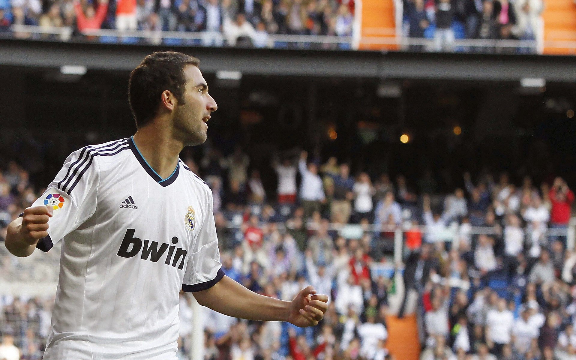 从圣城到欧洲之巅，当马刺掀翻太阳的剧本在欧冠淘汰赛上演，文班亚马的唯一性宣言