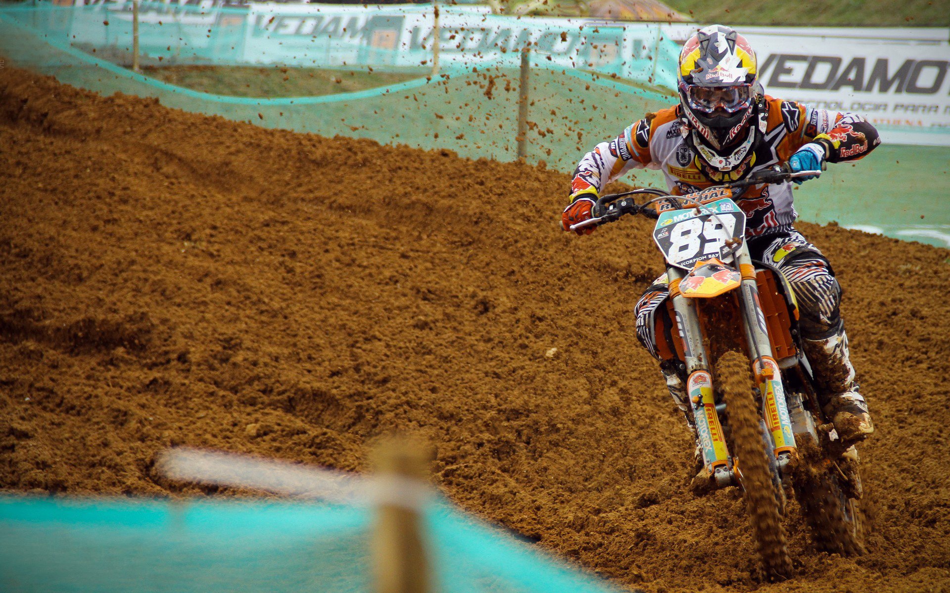 维斯塔潘的绝对统治下,威廉姆斯逆转雷诺的战术奇迹