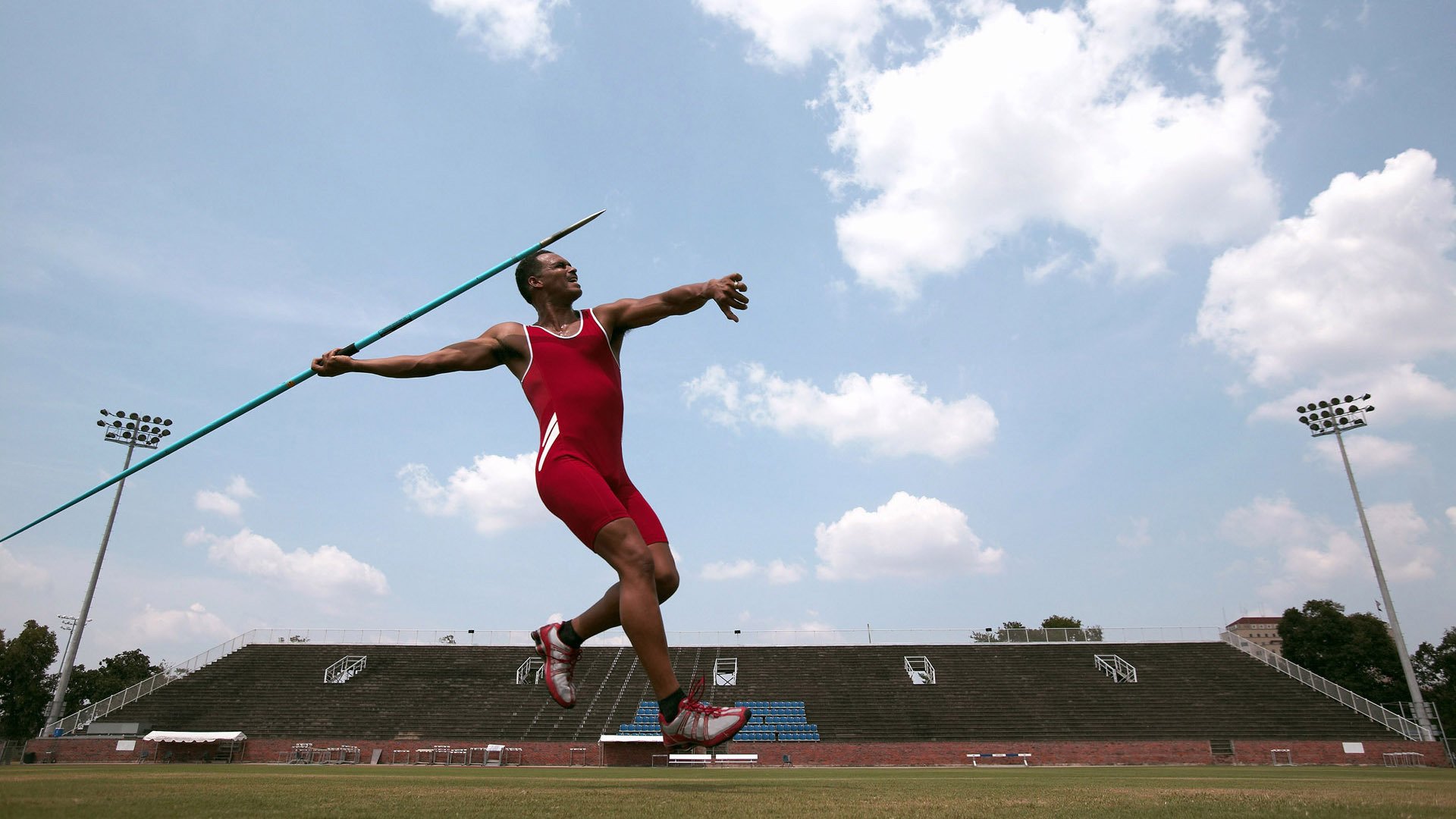 绿茵场与乒乓台,葡萄牙鏖战德国,张本智和刷新纪录的双重奏